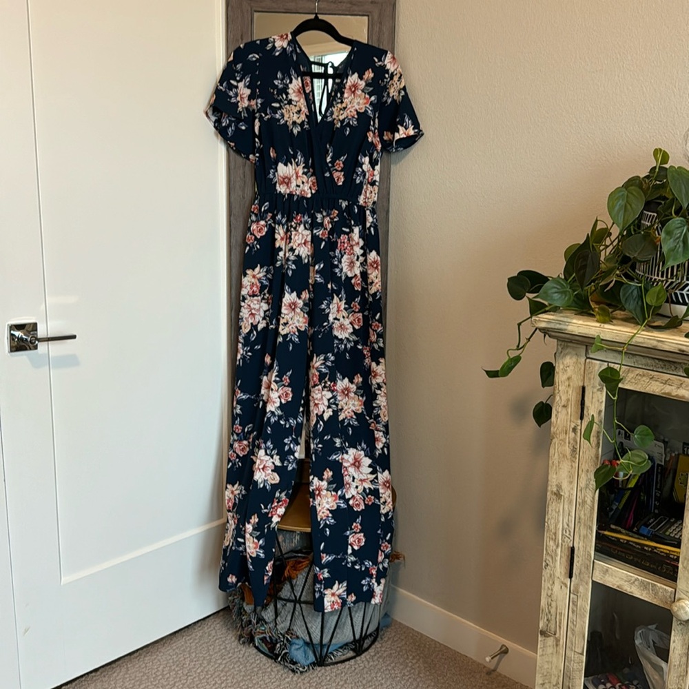 Beautiful jumpsuit!!